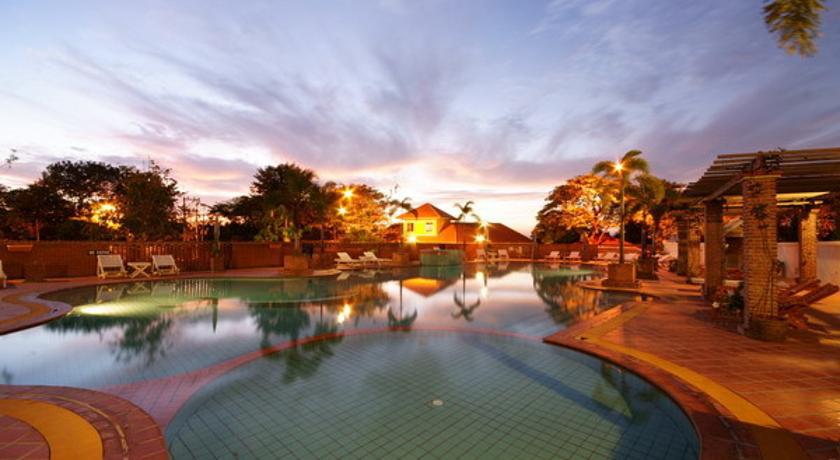 Cross Pattaya Pratamnak Hotel Exterior foto